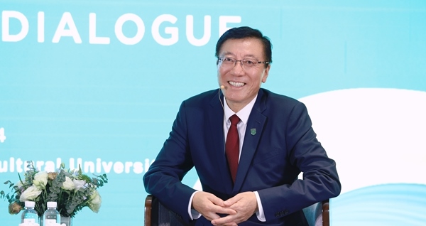 孫其信在2024世界農(nóng)業(yè)科技創(chuàng)新大會(huì)首場大咖對話上發(fā)言。中國農(nóng)業(yè)大學(xué)供圖