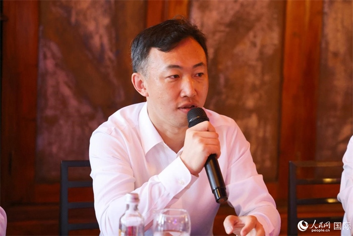 中國駐里約熱內(nèi)盧代總領(lǐng)事王海濤在座談會上致辭。人民網(wǎng)記者 陳海琪攝