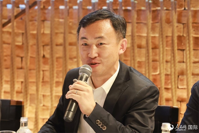中國駐里約熱內(nèi)盧代總領(lǐng)事王海濤在座談會上致辭。人民網(wǎng)記者 陳海琪攝
