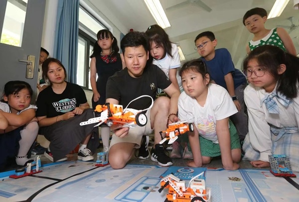 暑托班智能小車課。