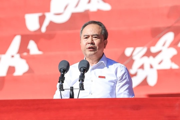 中國(guó)科學(xué)院院士、大連理工大學(xué)校長(zhǎng)賈振元在2024級(jí)新生開學(xué)典禮上致辭。校方供圖