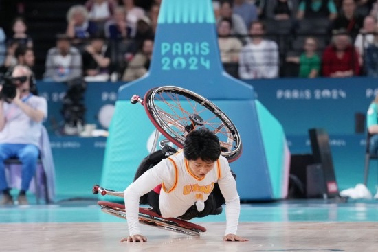 巴黎殘奧會｜“撞車、摔倒，我們都習慣了”