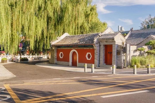 北京建筑大學(xué)古建保護(hù)與利用專業(yè)師生對北京德勝門內(nèi)大街開展空間品質(zhì)綜合提升項(xiàng)目，圖為項(xiàng)目竣工后的實(shí)景圖。校方供圖