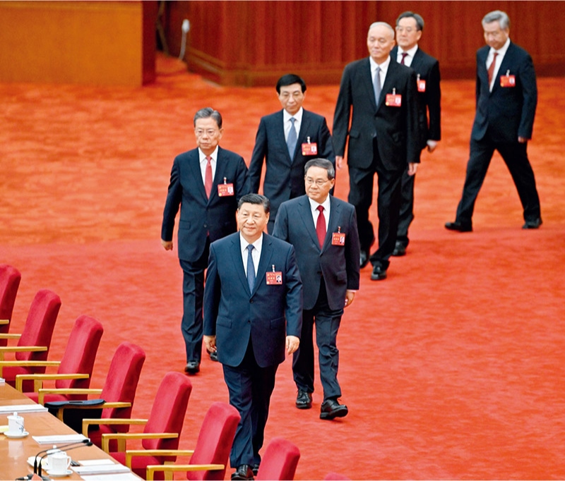 中國共產(chǎn)黨第二十屆中央委員會第三次全體會議，于2024年7月15日至18日在北京舉行。這是習(xí)近平、李強、趙樂際、王滬寧、蔡奇、丁薛祥、李希等步入會場。 新華社記者 岳月偉/攝