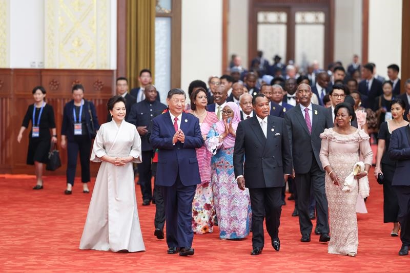 2024年9月4日晚，習(xí)近平主席和夫人彭麗媛在北京人民大會(huì)堂舉行宴會(huì)，歡迎來華出席中非合作論壇北京峰會(huì)的非方及國際貴賓。