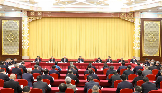 2024年3月6日，中共中央總書(shū)記、國(guó)家主席、中央軍委主席習(xí)近平看望參加全國(guó)政協(xié)十四屆二次會(huì)議的民革、科技界、環(huán)境資源界委員，并參加聯(lián)組會(huì)，聽(tīng)取意見(jiàn)和建議。新華社記者 黃敬文 攝