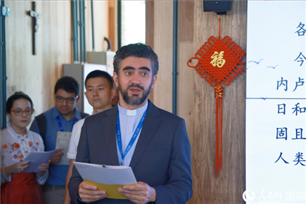 里約天主教大學(xué)校長(zhǎng)安德森·佩德羅索在活動(dòng)現(xiàn)場(chǎng)致辭。人民網(wǎng)記者 陳海琪攝