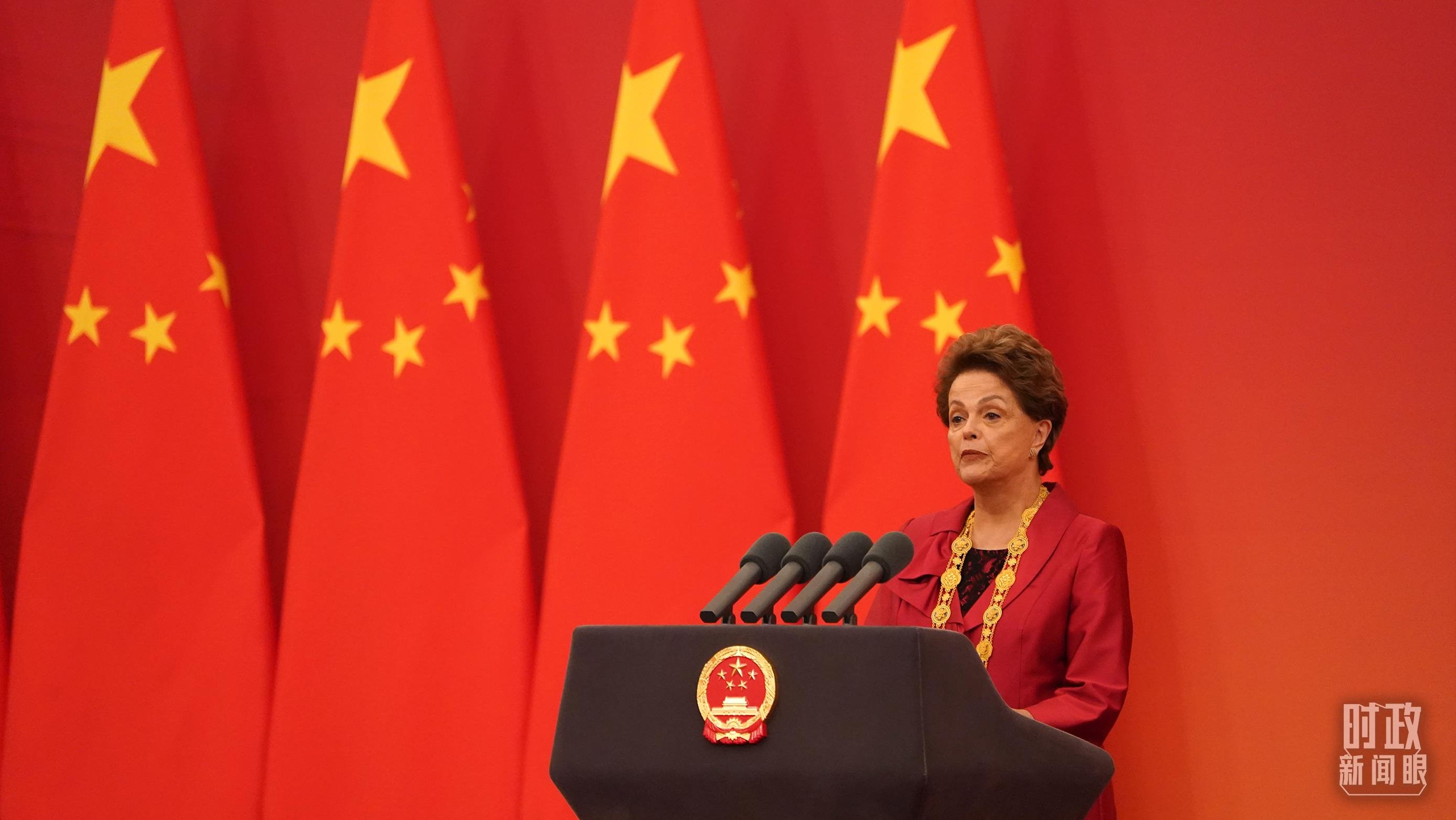 “友誼勛章”獲得者迪爾瑪·羅塞芙在頒授儀式上發(fā)言。（總臺記者李晉拍攝）