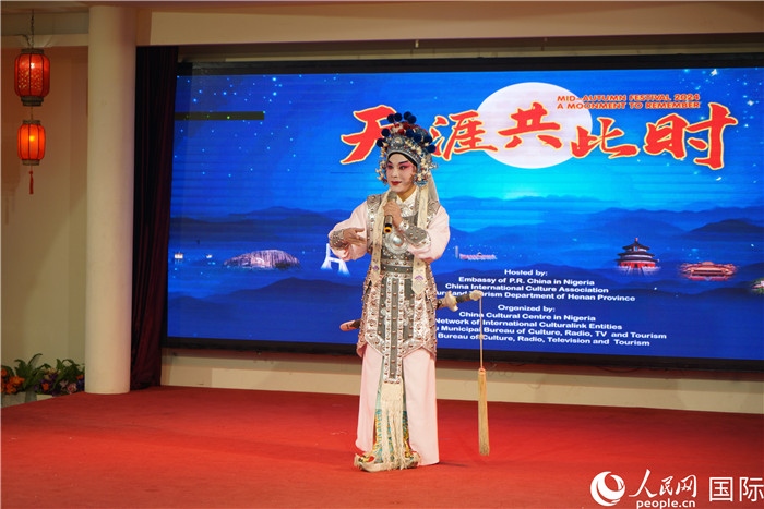 曲劇表演。人民網(wǎng)記者 姜宣攝