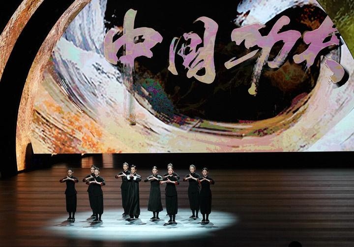 2024年9月19日，演職人員在北京文化論壇專場文藝演出中表演舞劇《詠春》。