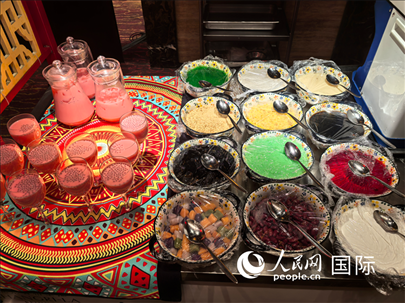 馬來西亞美食節(jié)現(xiàn)場準(zhǔn)備的美食。人民網(wǎng) 楊春燕攝