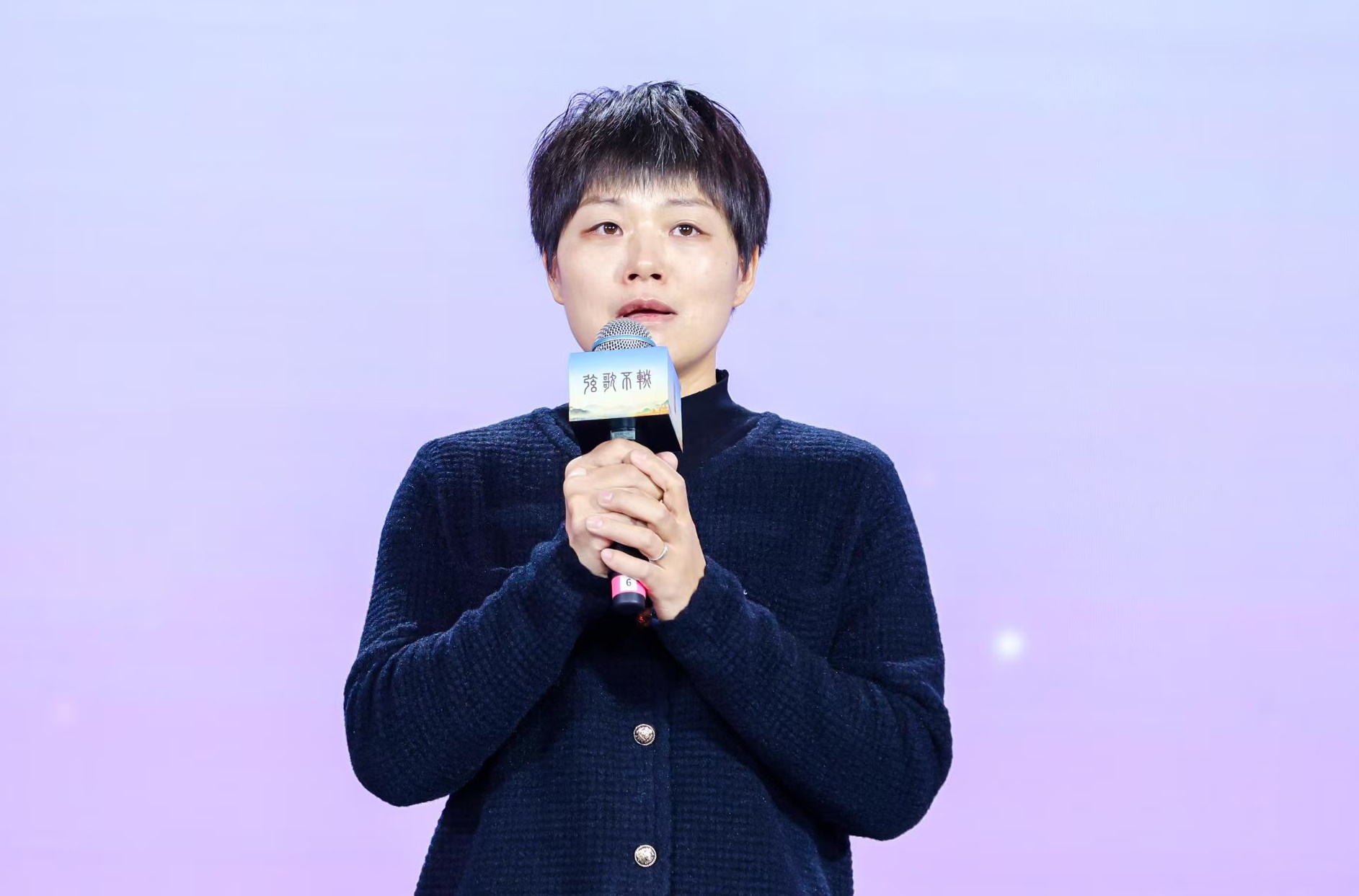 “中國好人”欒留偉妻子薛巧艷。人民視頻供圖。
