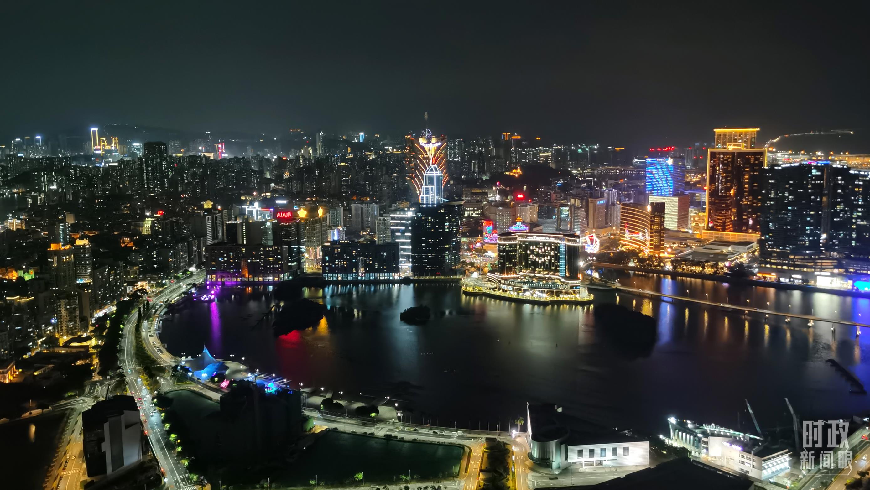 △澳門夜景。（總臺(tái)央視記者曹亞星拍攝）