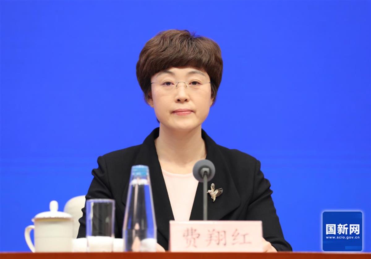 司法部新聞發(fā)言人、法治宣傳中心主任費翔紅。圖片來源：國新網(wǎng)