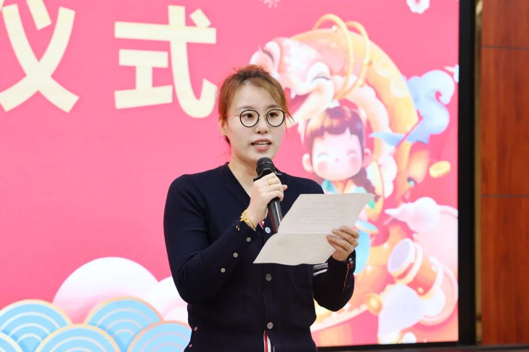 傅園慧在新教師入職儀式上發(fā)言。浙江大學(xué)供圖