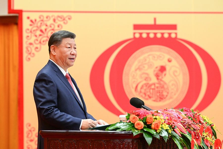1月27日，中共中央、國(guó)務(wù)院在北京人民大會(huì)堂舉行2025年春節(jié)團(tuán)拜會(huì)。中共中央總書(shū)記、國(guó)家主席、中央軍委主席習(xí)近平發(fā)表講話。新華社記者 李學(xué)仁 攝