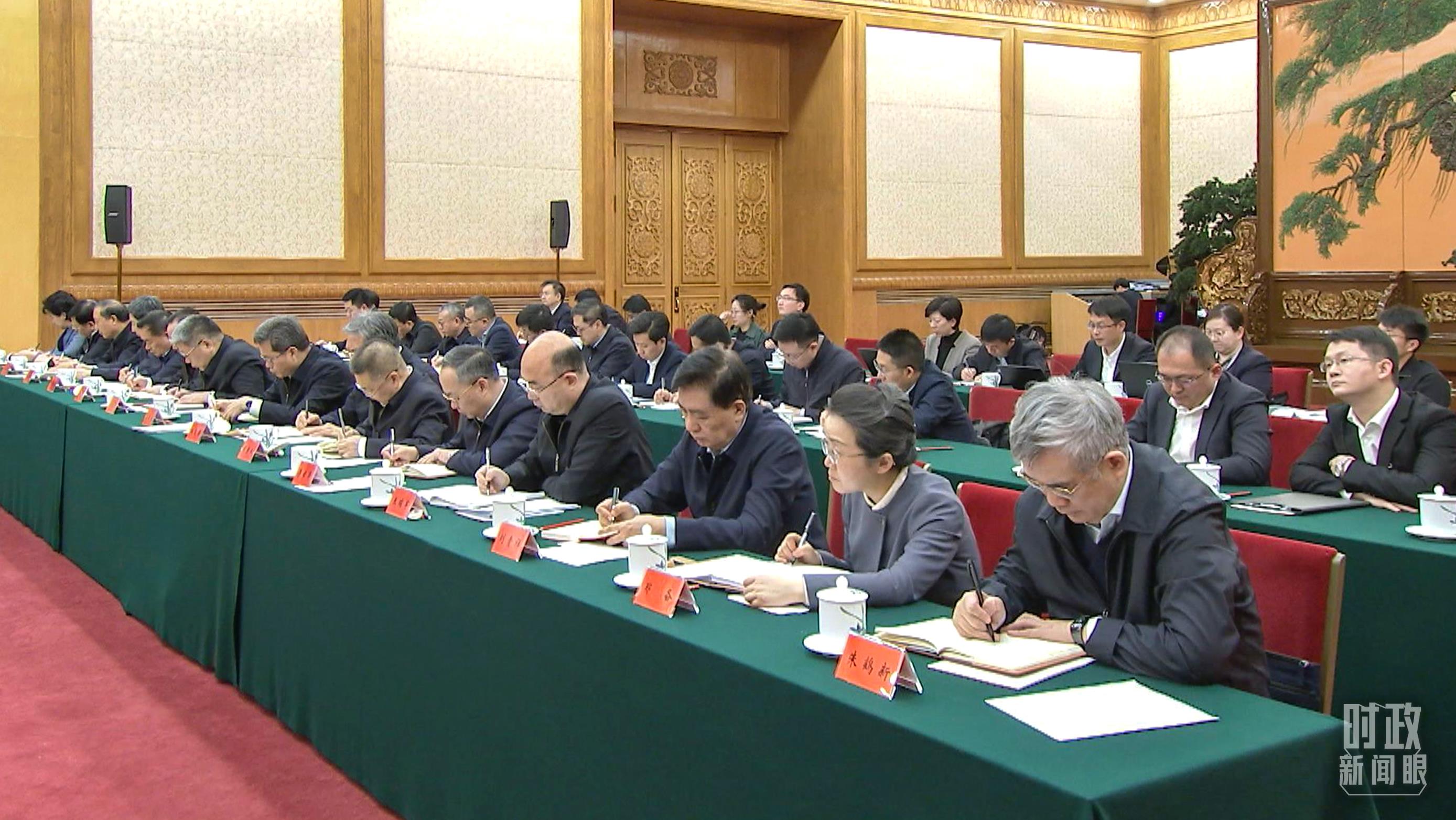 △2月17日，民營(yíng)企業(yè)座談會(huì)現(xiàn)場(chǎng)。