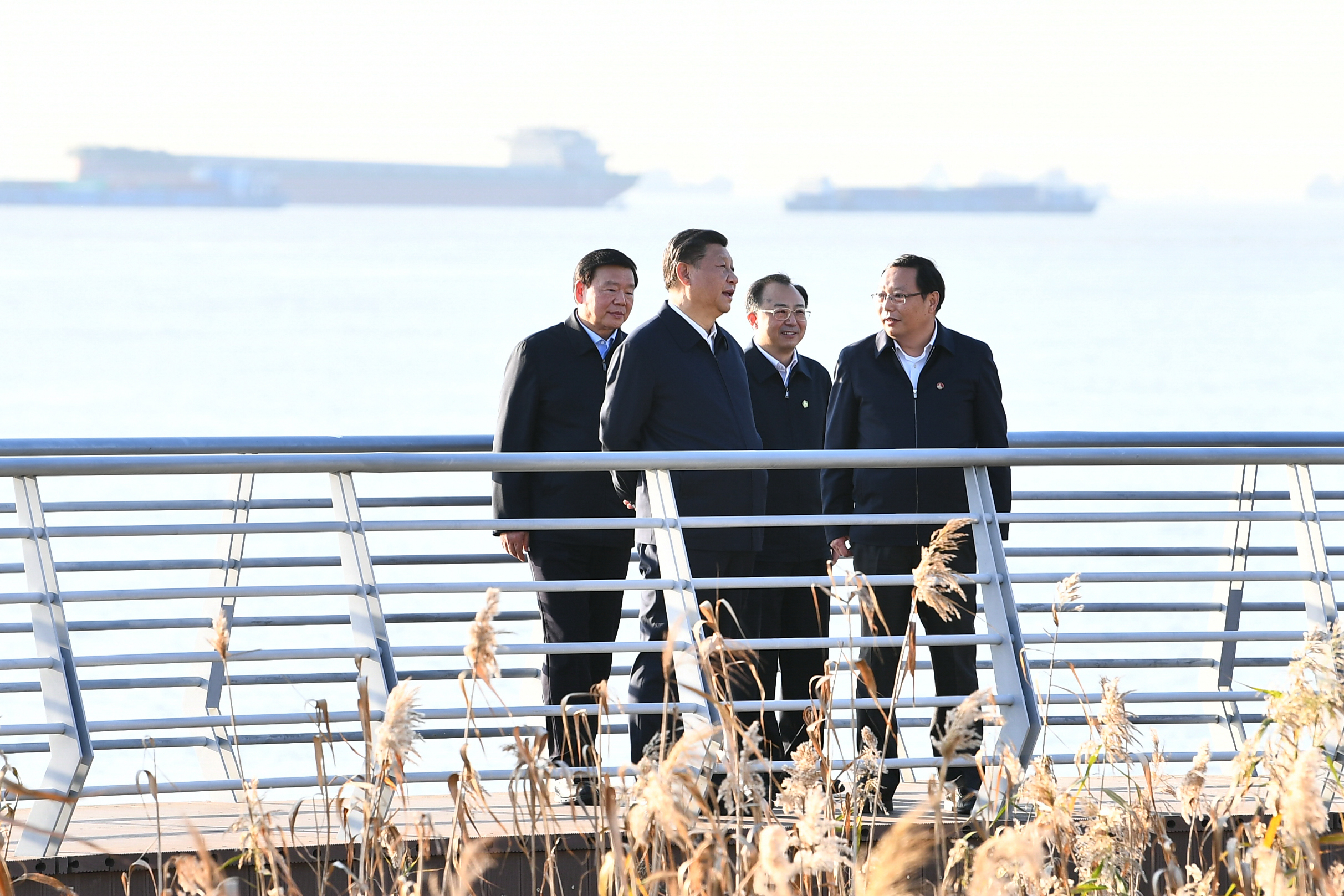 2020年11月12日，習(xí)近平總書記在江蘇南通五山地區(qū)濱江片區(qū)考察。