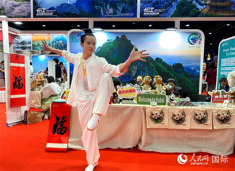 中國武當(dāng)功夫走進(jìn)東南亞，以精湛的武藝和飄逸的身姿詮釋中國武術(shù)的精髓。人民網(wǎng)記者 簡承淵攝