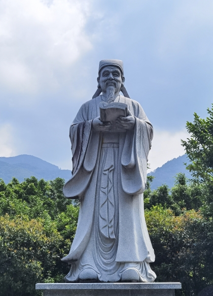 位于南平的朱熹石雕塑像。圖片來(lái)源：視覺(jué)中國(guó)