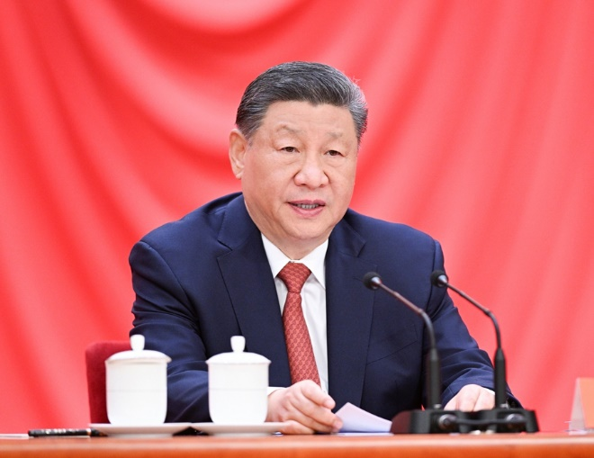 4月28日，慶祝中華全國總工會(huì)成立100周年暨全國勞動(dòng)模范和先進(jìn)工作者表彰大會(huì)在北京人民大會(huì)堂隆重舉行。中共中央總書記、國家主席、中央軍委主席習(xí)近平出席大會(huì)并發(fā)表重要講話。新華社記者 李學(xué)仁 攝