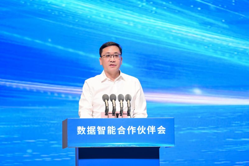 圖為河南省人民政府國有資產(chǎn)監(jiān)督管理委員會黨委委員、副主任李海峰。