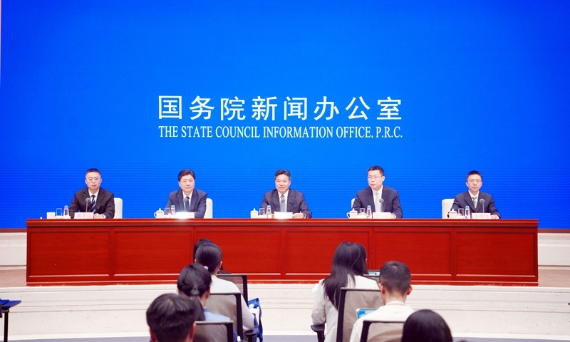 國新辦舉行新聞發(fā)布會+介紹第四屆全球數(shù)字貿(mào)易博覽會有關(guān)情況XxjpsgC000350_20250911_PEPFN0A001_副本.jpg